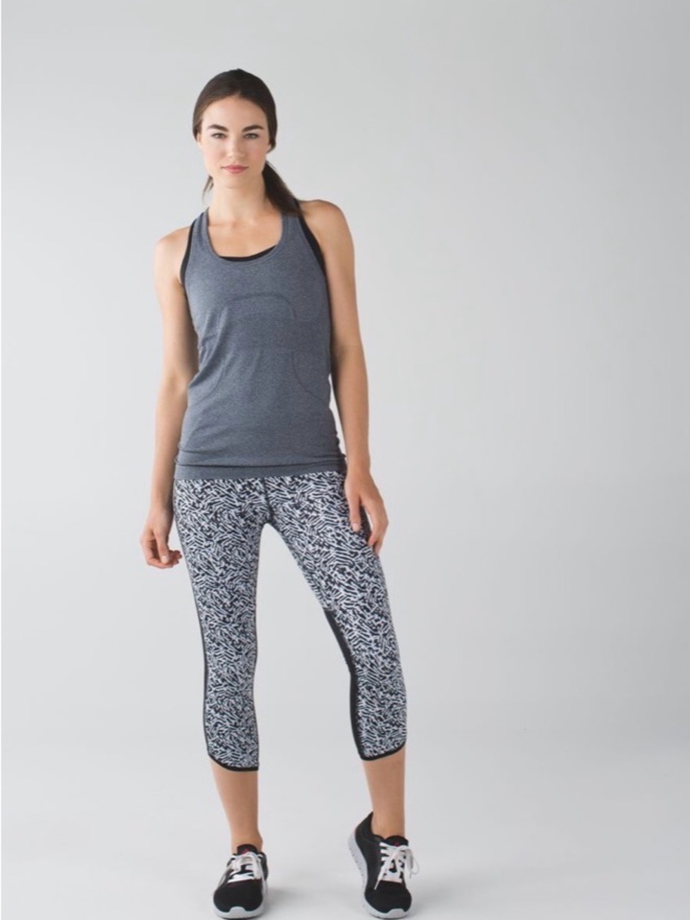 Lululemon Pace Pusher Crop
Mini Brushed Animal Black White / Black Size 8